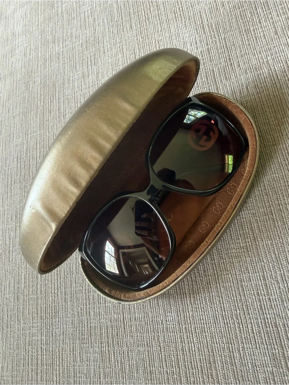 Gucci Black Women's Oversized Sunglasses with Brown Branded Case